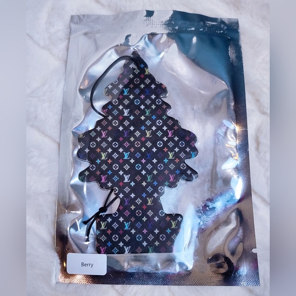 None Accessories - BERRY FASHION AIR FRESHENER. NWOT.